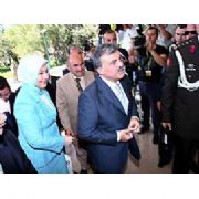 KKTC DE PROTOKOLE HAYRUNİSA HANIM AYARI