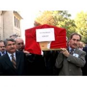 GÜNAY VE SAĞLAR, MÜSTEŞARININ TABUTUNU TAŞIDI