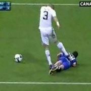 RAKİBİNİ TEKMELEYEN PEPE YE REKOR CEZA