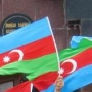 AZERİ BAYRAĞINA BU KEZ FİYA İZİN VERMEDİ!