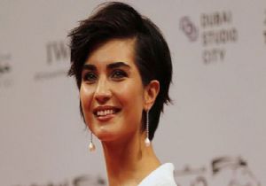 Tuba Büyüküstün e Tokyo’dan Teklif!