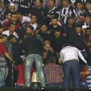 BEŞİKTAŞ TRİBÜNLERİNDE YUMRUKLAR KONUŞTU