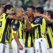 FENERBAHÇE LİDERLİK FIRSATINI ELİNDEN KAÇIRDI