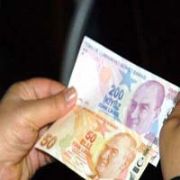 ÖRTÜLÜ DE TÜM ZAMANLARIN HARCAMA REKORU