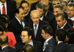  MECLİSTE BAŞÖRTÜSÜNE YEŞİL IŞIK 