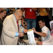 DEMİREL, BESMELE ÇEKEREK OY KULLANDI