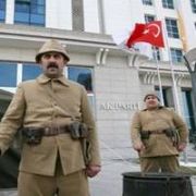 AKP, CEPHESİNDE ASKER NÖBETTE BAŞLADI