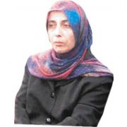 AKP NİN BECERİKLİ KADIN KOLLARI ÜYESİ!!