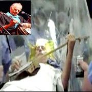 BEYİN AMELİTATI OLURKEN ENSRÜMANINI ÇALDI