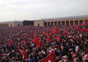 ANITKABİR E REKOR ZİYARETÇİ!
