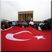 BAHÇELİ KOMUTAN EŞLERİNİ ELEŞTİRDİ!