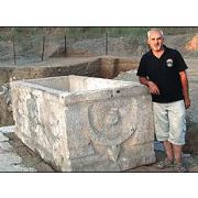 MEZAR LAHİT İNİ HAMUR TEKNESİ YAPMIŞLAR