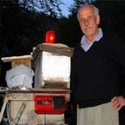 HIRSIZ  AYILARA TELEVİZYON KURDU
