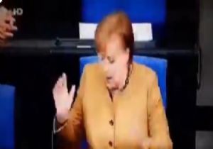 Merkel in Maske Paniği