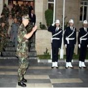KOMUTANLAR İFTAR INI SU VE HURMAYLA AÇTI