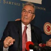 FLAŞ.. BAYKAL:  BLOK LİSTE PARTİYE ZARAR VERİR  