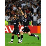 BEŞİKTAŞ, LİVERPOL U İNÖNÜ NÜN ÇİMLERİNE GÖMDÜ 2-1