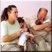 BEBEĞİ ÇALAMADI, KAÇARKEN DÜŞÜP ÖLDÜ