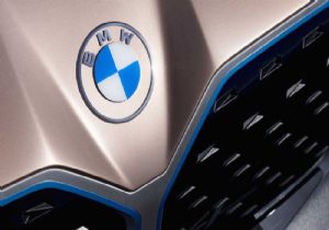 BMW Logosunu Değiştirdi