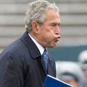 BUSH UN DİLİNİN TUTULDUĞU AN!