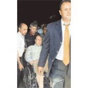 MUSTAFA BİRDEN İN ŞİMDİ  ÜÇ KORUMASI VAR