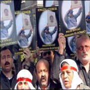 İŞKENCE ZANLISI 6 GARDİYAN TUTUKLANDI