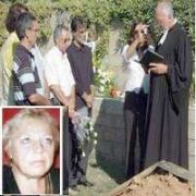 CENAZEYE GELEMEYEN EŞE NAKLEN CENAZE TÖRENİ