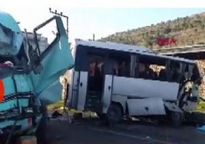 İzmir de Feci Kaza,4Ölü,8 Yaralı