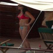 DEMİ MOORE 2 BİN YTL HESAP ÖDEDİ,400 YTL BAHŞİŞ BIRAKTI