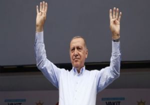  Birileri Kekle Pastayla Uğraşırken... 