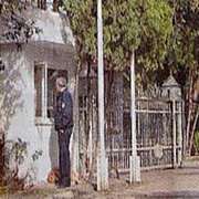 DEMİREL İN BOŞ EVİNİ 6 POLİS 24 SAAT KORUYOR