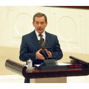 KİRACILIKTAN SIKILDI MİLLETVEKİLİ OLDU