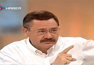 GÖKÇEK, CANLI YAYINDA AĞLADI