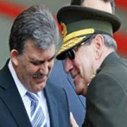 KRİTİK TOPLANTIDA ASKER GÜLÜ NASIL KARŞILADI