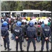 GÜL ÜN KONVOYUNA ÖĞRENCİ PROTESTOSU!