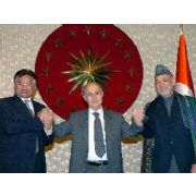 SEZER DEN MÜŞERREF VE KARZAİ ONURUNA YEMEK
