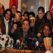 TEKEL İŞÇİLERİ NDEN MECLİS TE EKMEKLİ EYLEM