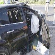 OTOMOBİL OTOBÜSLE ÇARPIŞTI : 2 Sİ ÇOCUK 5 KİŞİ ÖLDÜ
