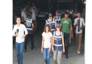 SANATÇI OPERASYONU ANAYASA DEĞİŞTİRTTİ!