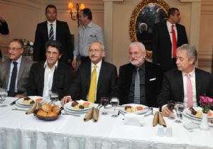 KILIÇDAROĞLU SANATÇILARLA BULUŞTU