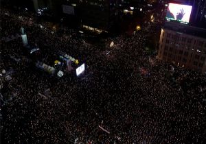 Güney Kore de Yolsuzluk İsyanı