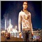 KİMLİĞİNİ ARAYAN ADAM