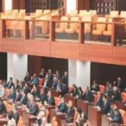 BU SEFERDE ASKER MECLİSE GELMEDİ DİYE KIZDILAR