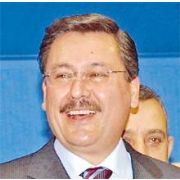 GÖKÇEK TEN İSTİFA ÇAĞRILARINA YANIT: SAÇMALAMASINLAR 