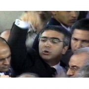 CENAZE DE SİYASİLERE PROTESTO ASKER E ALKIŞ