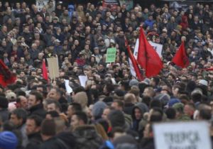 Kosova da Büyük İsyan!