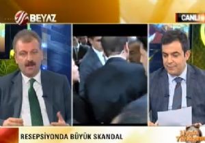  CHP DUR DEMEZSE GENÇ İN BAŞINA... 