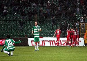 YİĞİDOLAR, TİMSAH I EVİNDE PARÇALADI 2-1