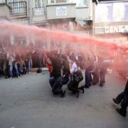1 MAYIS MÜDAHALESİNDEN GAZETECİLER DE NASİBİNİ ALDI