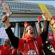 TAYLAND DA İKTİDAR PARTİSİNE KAPATMA
